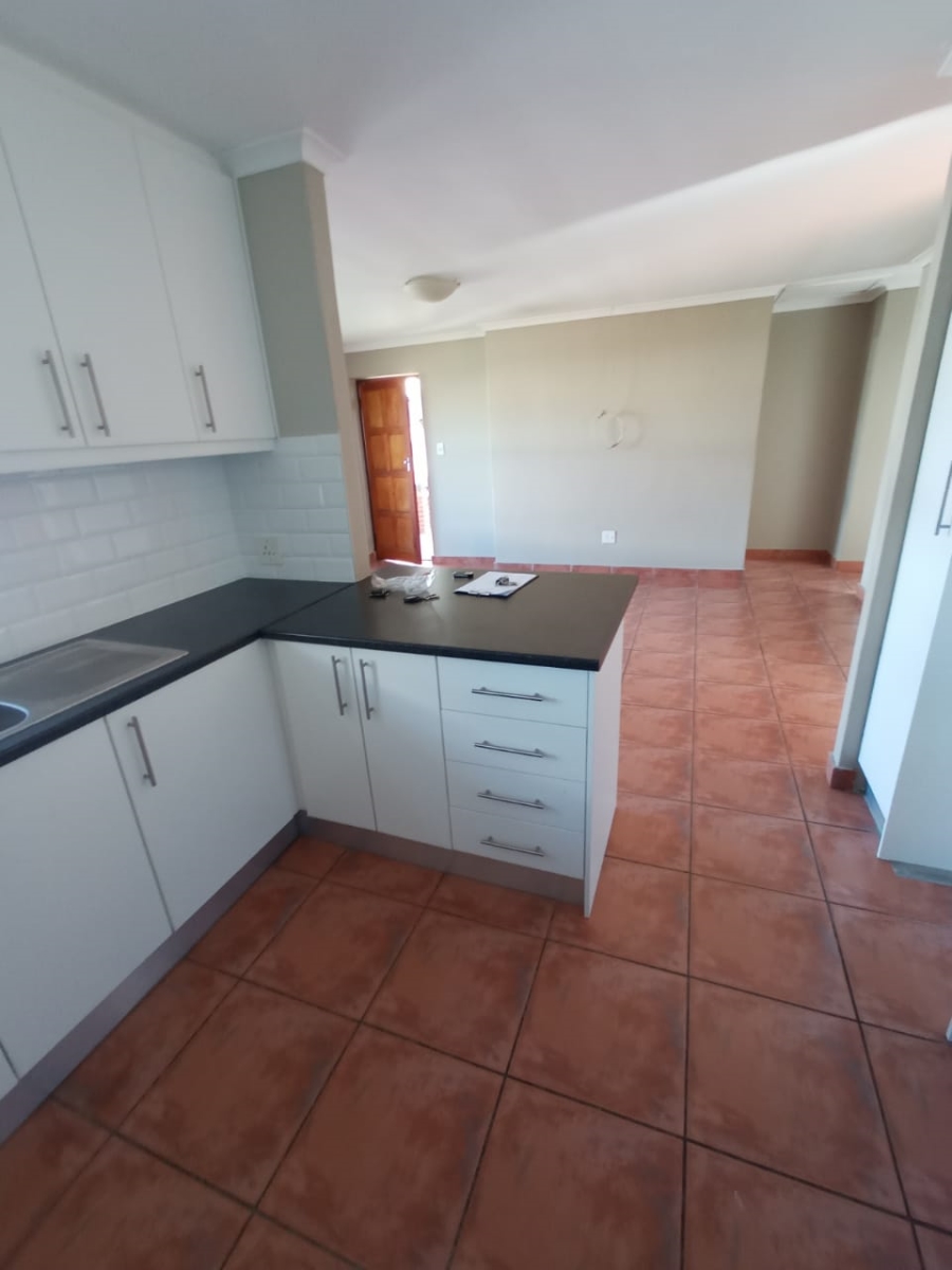 To Let 3 Bedroom Property for Rent in Oakglen Western Cape